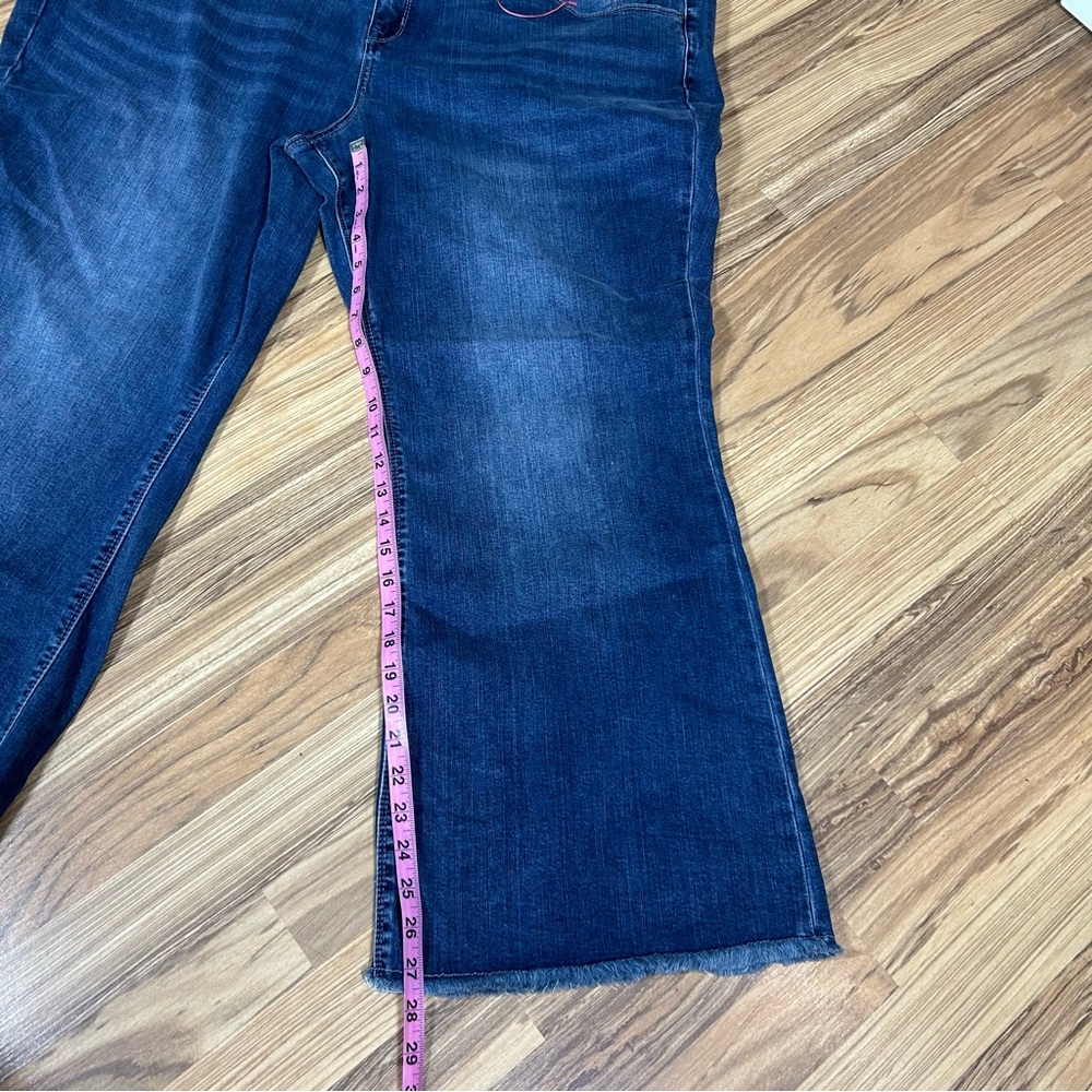 Laurie Felt Rose Petal Denim Relaxed Flare Jeans New Size 28 WP Blue Plus Size - Picture 4 of 8